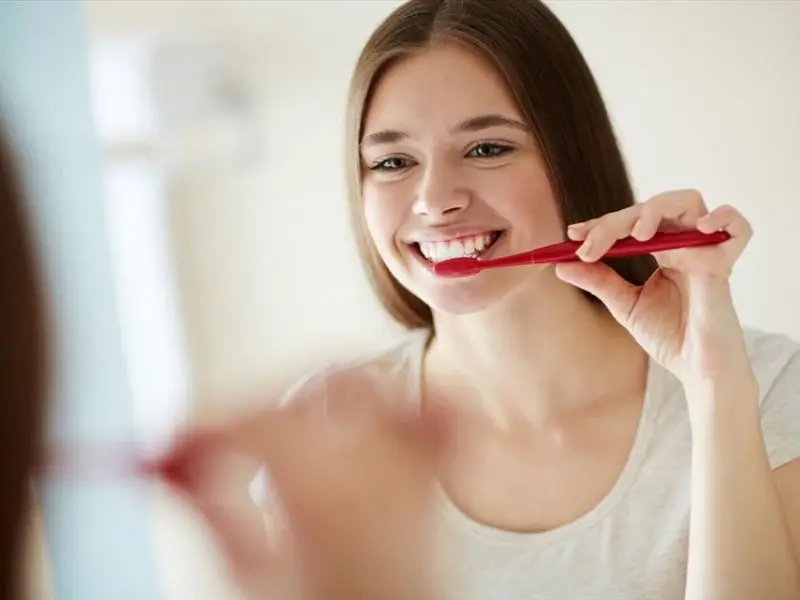 Chăm sóc răng miệng đúng cách sau khi trồng Implant