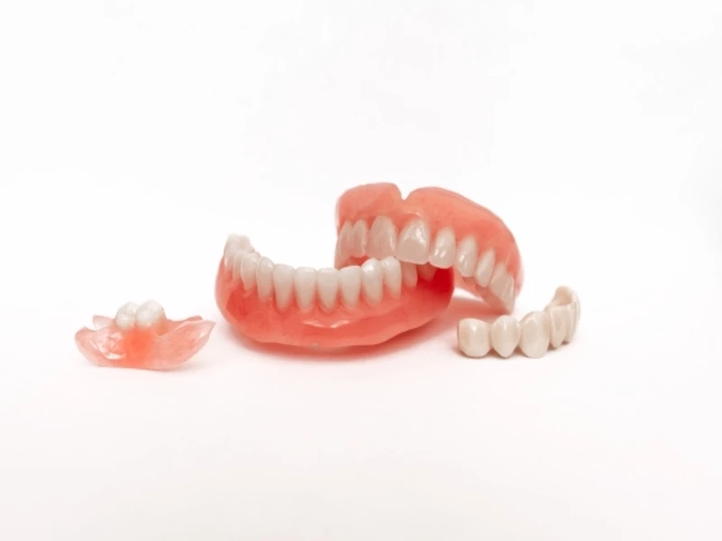 Hàm giả tháo lắp giúp cải thiện thẩm mỹ và ăn nhai