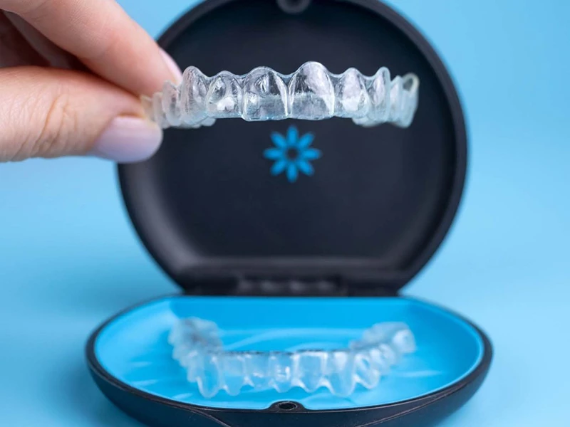 Niềng răng trong suốt Invisalign