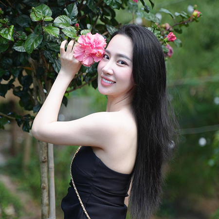 Quỳnh Trang tự tin hơn với nụ cười mới